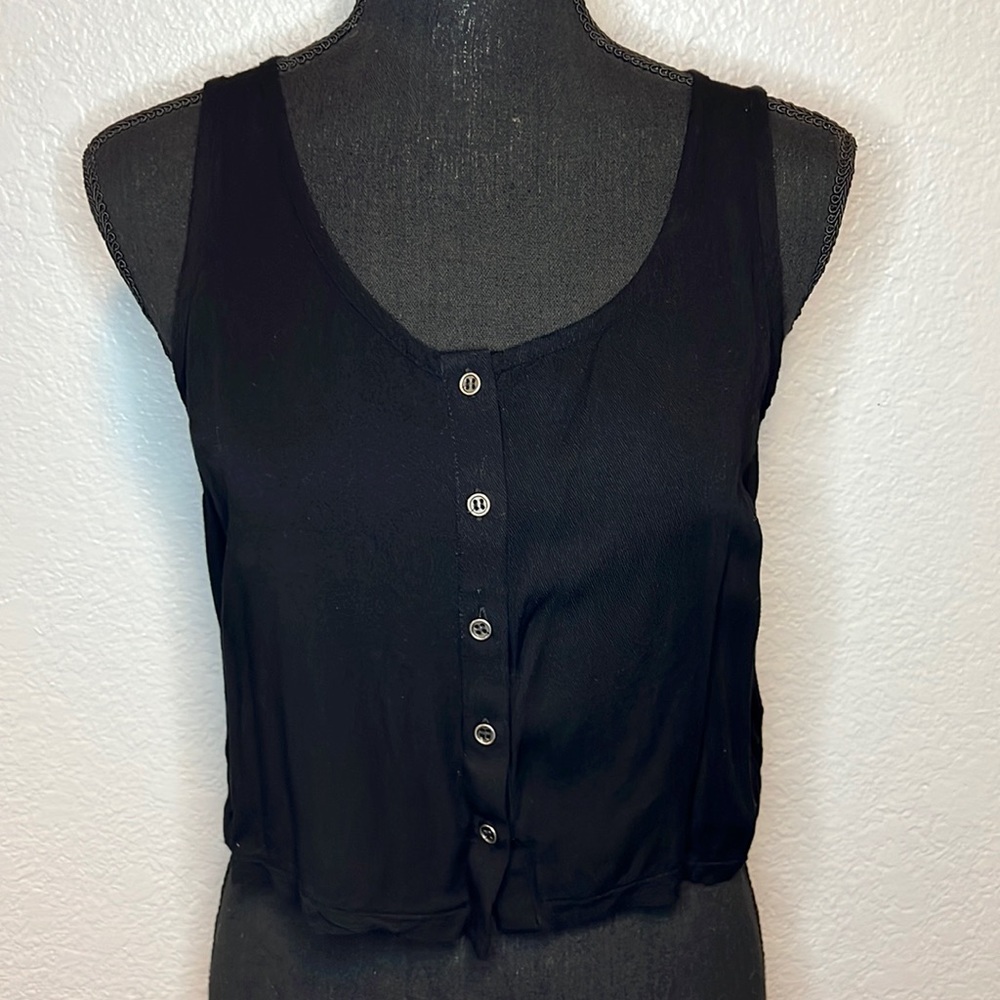 small black forever 21 flowy crop top